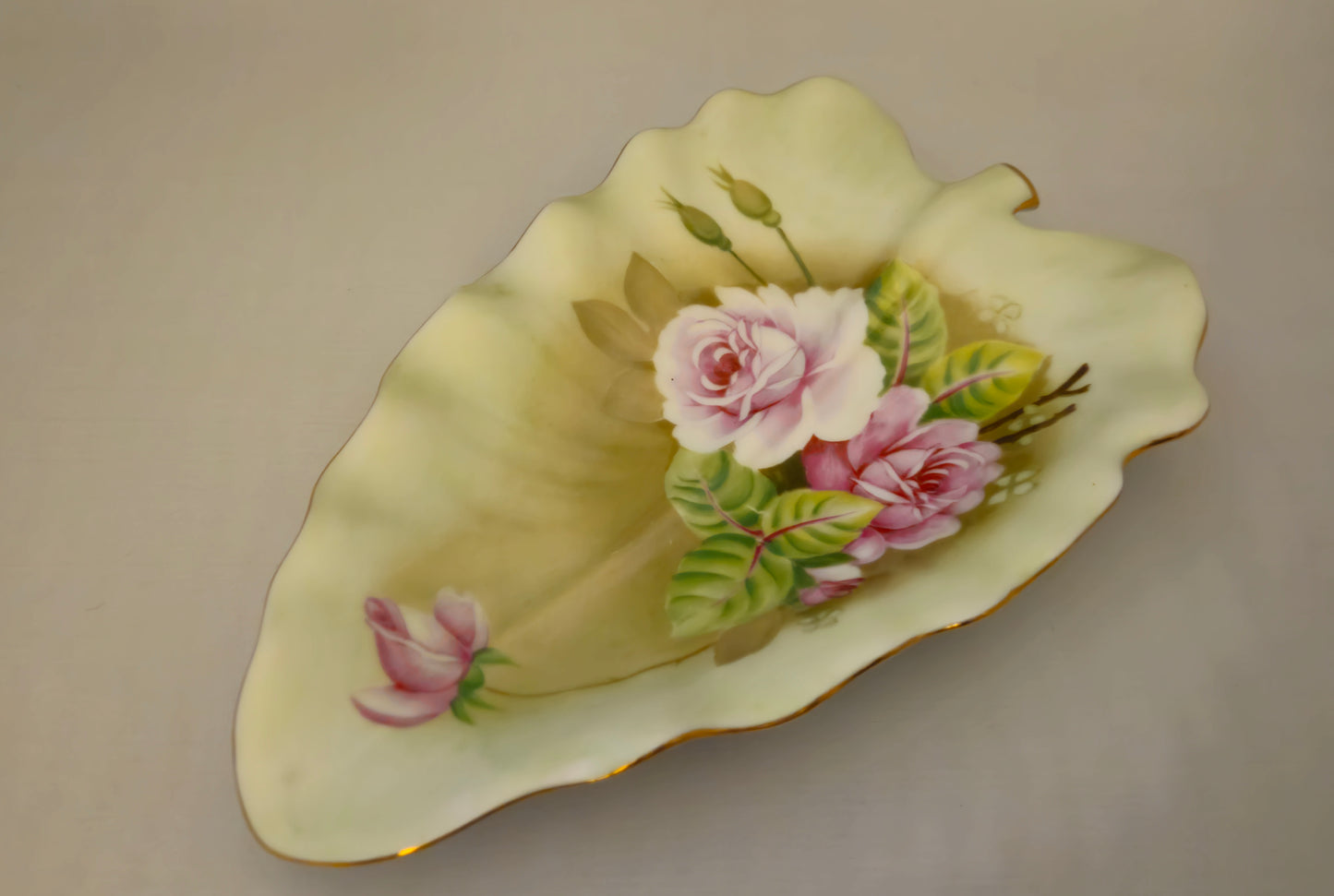 Lefton "Heritage Green" Porcxelain Leaf Dish 1987
